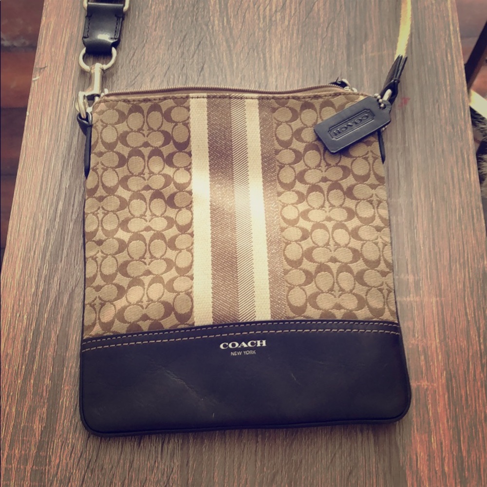 PERFECT CONDITION AUTHENTIC COACH CROSSBODY